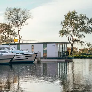 https://homeboat-glamping.ostend-hotel.net